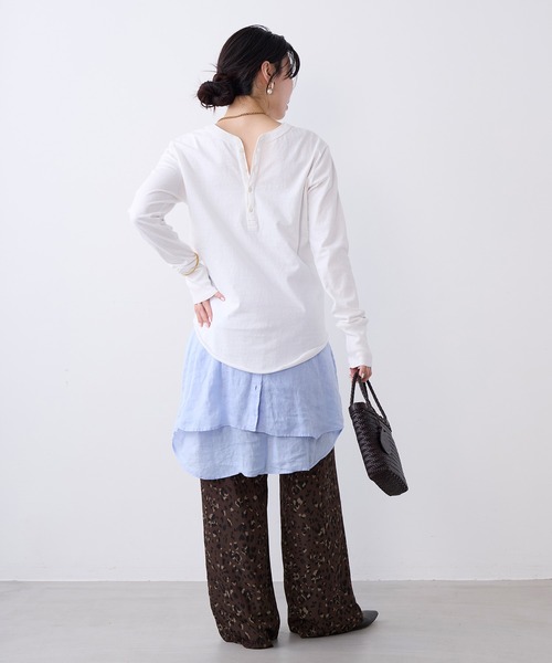 AMERICANA（アメリカーナ）の「【AMERICANA】別注-前後2WAYヘンリーネックロングTシャツ（Tシャツ/カットソー・レディース・ベージュ/ホワイト・FREE）」の14枚目の写真