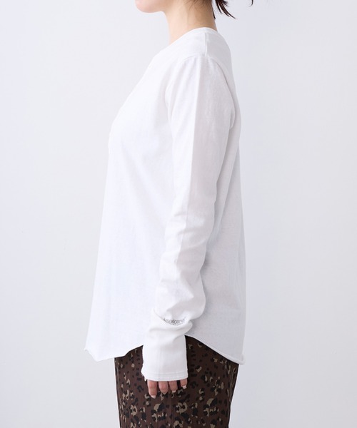 AMERICANA（アメリカーナ）の「【AMERICANA】別注-前後2WAYヘンリーネックロングTシャツ（Tシャツ/カットソー・レディース・ベージュ/ホワイト・FREE）」の16枚目の写真