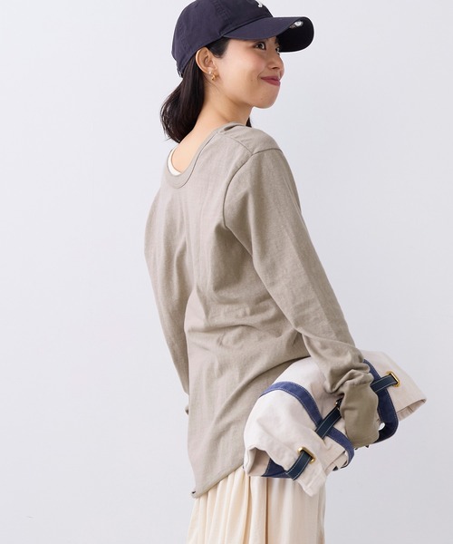 AMERICANA（アメリカーナ）の「【AMERICANA】別注-前後2WAYヘンリーネックロングTシャツ（Tシャツ/カットソー・レディース・ベージュ/ホワイト・FREE）」の5枚目の写真