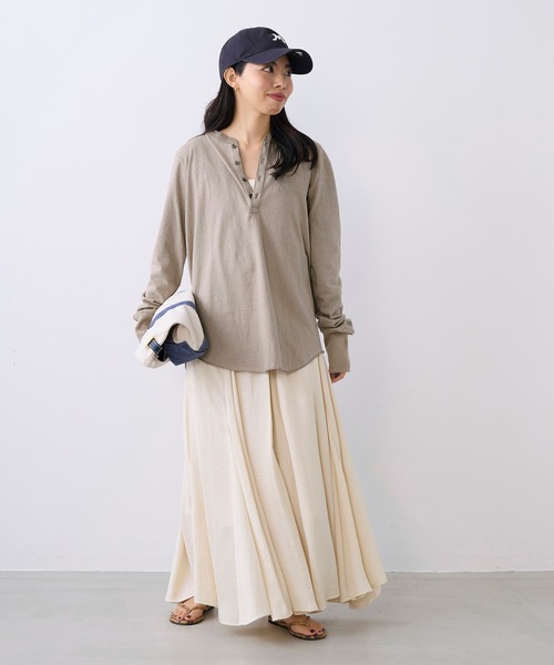 AMERICANA（アメリカーナ）の「【AMERICANA】別注-前後2WAYヘンリーネックロングTシャツ（Tシャツ/カットソー・レディース・ベージュ/ホワイト・FREE）」の8枚目の写真