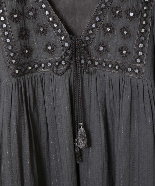 sara mallika（サラ マリカ）の「Sara mallika/Mirror Embroidery Dress（ワンピース・レディース・ベージュ系その他/チャコール・M）」の3枚目の写真