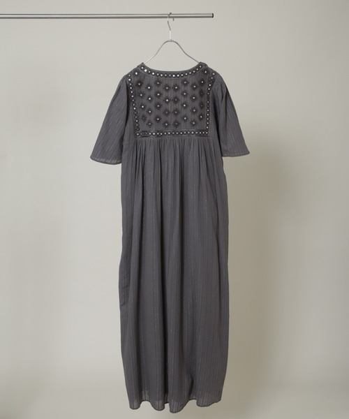 sara mallika（サラ マリカ）の「Sara mallika/Mirror Embroidery Dress（ワンピース・レディース・ベージュ系その他/チャコール・M）」の8枚目の写真