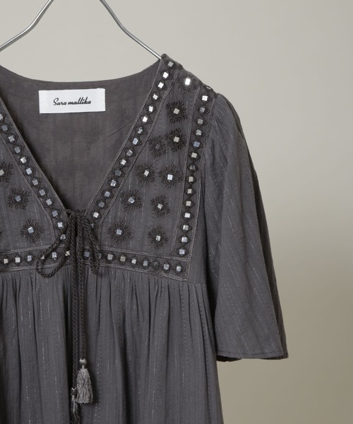 sara mallika（サラ マリカ）の「Sara mallika/Mirror Embroidery Dress（ワンピース・レディース・ベージュ系その他/チャコール・M）」の10枚目の写真