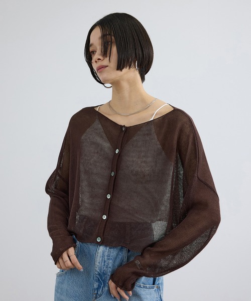 SALON adam et rope'(サロン アダム エ ロペ)の「オーガニックリネンシアークロップドカーディガン(カーディガン/ボレロ・レディース・ホワイト/ブラック/ブラウン・FREE)」の1枚目の写真