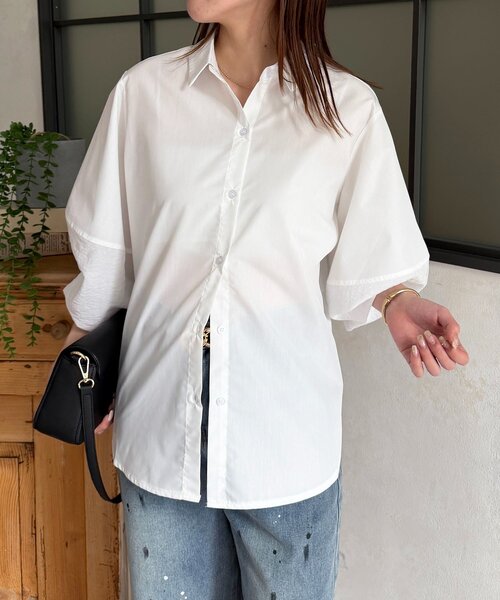 Thevon(ゼボン)の「袖切替ボリュームシャツ(シャツ/ブラウス・レディース・オフホワイト/ブラック/サックスブルー/ホワイト系その他・FREE)」の2枚目の写真