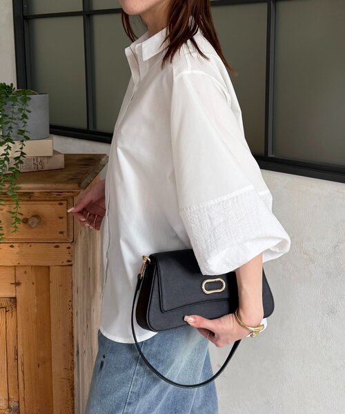 Thevon(ゼボン)の「袖切替ボリュームシャツ(シャツ/ブラウス・レディース・オフホワイト/ブラック/サックスブルー/ホワイト系その他・FREE)」の6枚目の写真