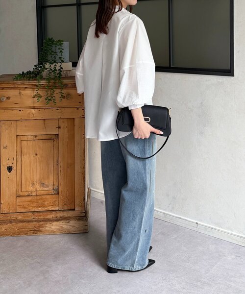 Thevon(ゼボン)の「袖切替ボリュームシャツ(シャツ/ブラウス・レディース・オフホワイト/ブラック/サックスブルー/ホワイト系その他・FREE)」の12枚目の写真
