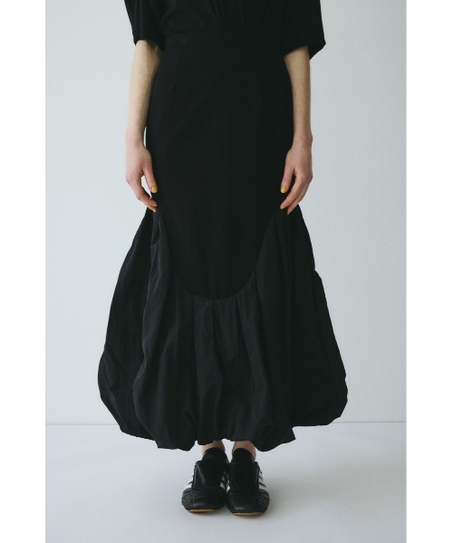 HeRIN.CYE(ヘリンドットサイ)の「Round switching skirt ラウンドスイッチングスカート(スカート・レディース・ブラウン/ブルー系その他3/ブラック・FREE)」の2枚目の写真