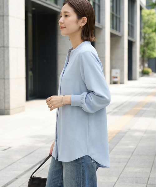 STYLE DELI（スタイルデリ）の「レイヤード用バンドキーネックシャツ（シャツ/ブラウス・レディース・サックスブルー/ホワイト・FREE）」の4枚目の写真