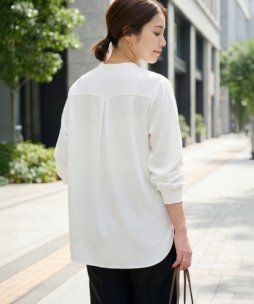 STYLE DELI（スタイルデリ）の「レイヤード用バンドキーネックシャツ（シャツ/ブラウス・レディース・サックスブルー/ホワイト・FREE）」の9枚目の写真