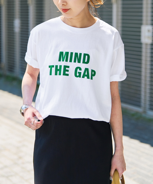 Spick & Span(スピックアンドスパン)の「バックフォトプリントT(Tシャツ/カットソー・レディース・ブルー/レッド/グリーン・FREE)」の7枚目の写真