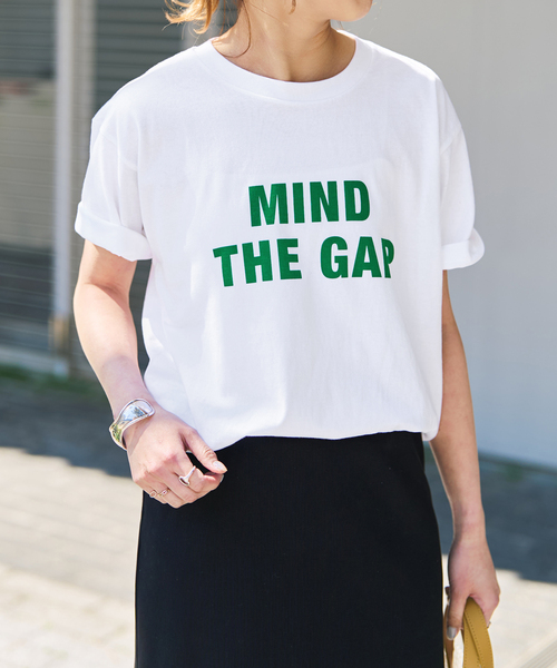 Spick & Span(スピックアンドスパン)の「バックフォトプリントT(Tシャツ/カットソー・レディース・ブルー/レッド/グリーン・FREE)」の8枚目の写真