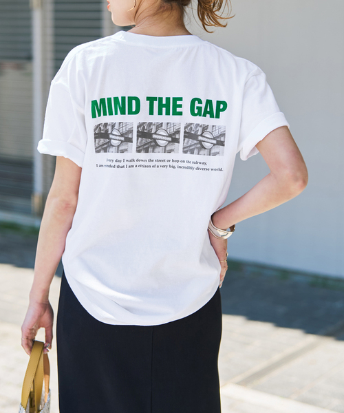 Spick & Span(スピックアンドスパン)の「バックフォトプリントT(Tシャツ/カットソー・レディース・ブルー/レッド/グリーン・FREE)」の9枚目の写真