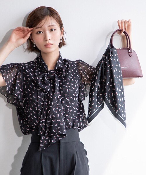 TOCCA(トッカ)の「LE SOMMET MINI BUGATTI BAG レザーバッグ(ハンドバッグ・レディース・ベージュ系/レッド系/ブラック系/アイボリー系・F)」の15枚目の写真