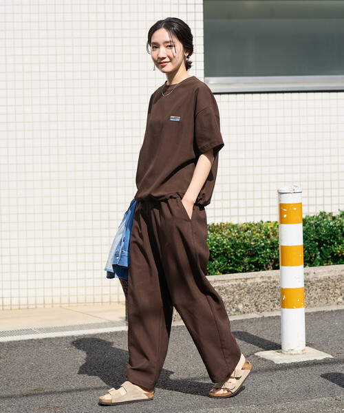FREAK'S STORE(フリークスストア)の「限定展開 <UVカット・接触冷感・吸水速乾>AiRide(エアライド) 半袖 TEE セットアップ(Tシャツ/カットソー・レディース・ブラウン/コーラルピンク/ネイビー/ベージュ/オリーブ/ブラック・MEDIUM/SMALL)」の2枚目の写真