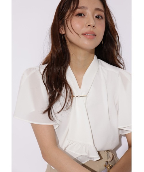 JUSGLITTY(ジャスグリッティー)の「ラッフルボウタイパールバーブラウス(シャツ/ブラウス・レディース・ピンク/ネイビー/ホワイト・2/1)」の17枚目の写真