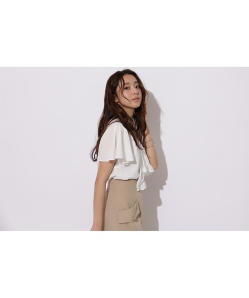 JUSGLITTY(ジャスグリッティー)の「ラッフルボウタイパールバーブラウス(シャツ/ブラウス・レディース・ピンク/ネイビー/ホワイト・2/1)」の22枚目の写真