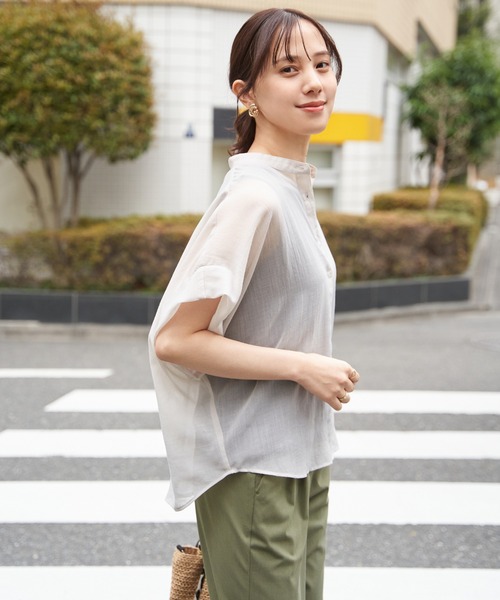 ikka(イッカ)の「【雑誌InRed6月号掲載】コットンライクシアードルマンブラウス(シャツ/ブラウス・レディース・ブルー/オフホワイト/ライトグリーン/グレイッシュベージュ/チャコール・M/L/S)」の16枚目の写真