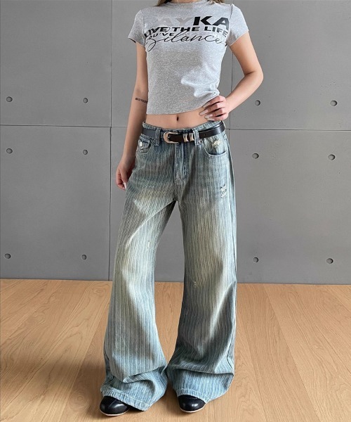 Ressaca(レサーカ)の「ダメージ加工ストライプルーズフレアデニムパンツ(デニムパンツ・レディース・ブルー・M/S/L)」の4枚目の写真