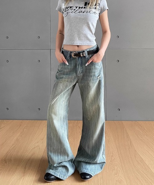 Ressaca(レサーカ)の「ダメージ加工ストライプルーズフレアデニムパンツ(デニムパンツ・レディース・ブルー・M/S/L)」の3枚目の写真