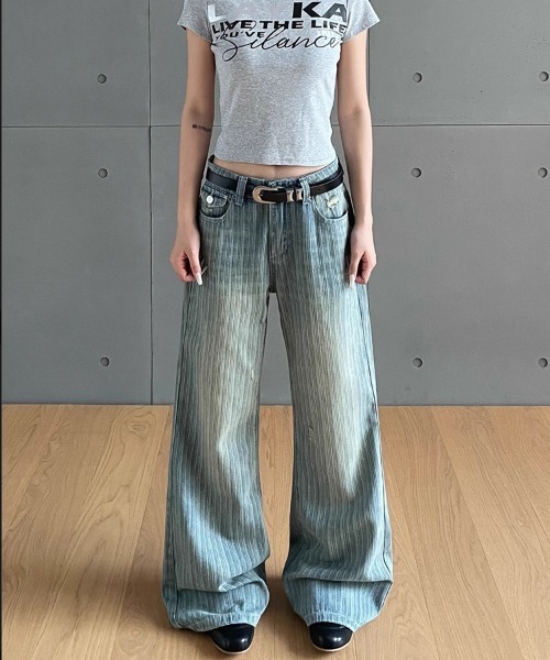 Ressaca(レサーカ)の「ダメージ加工ストライプルーズフレアデニムパンツ(デニムパンツ・レディース・ブルー・M/S/L)」の2枚目の写真