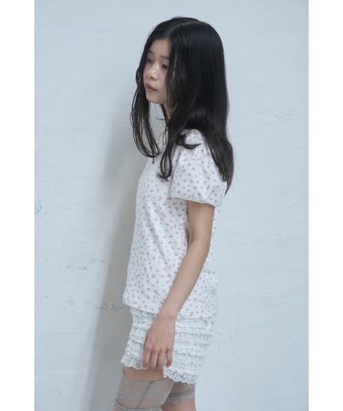 Smyeon(スミョン)の「Flower print puff sleeve tee/花柄パフTシャツ(Tシャツ/カットソー・レディース・ホワイト/クリーム/ピンク・FREE)」の6枚目の写真