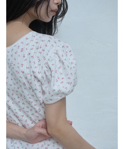 Smyeon(スミョン)の「Flower print puff sleeve tee/花柄パフTシャツ(Tシャツ/カットソー・レディース・ホワイト/クリーム/ピンク・FREE)」の10枚目の写真