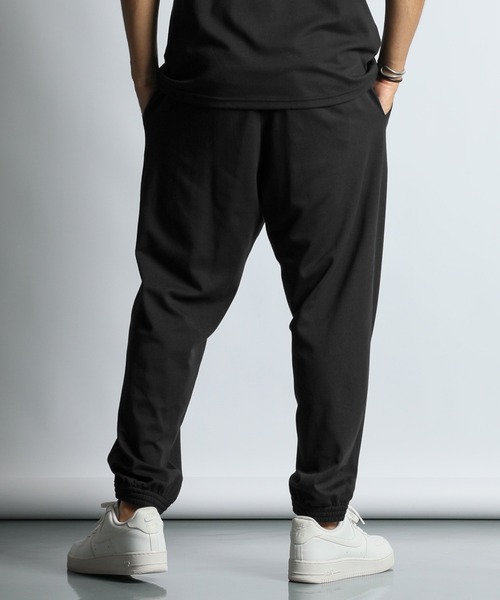 The DUFFER of ST.GEORGE(ザダファーオブセントジョージ)の「COOLMAX 2LAYERS LOOSE EASY PANTS:セットアップ対応 2層構造 吸水速乾クールマックス イージージョガーパンツ / アスレジャー / ジム・スポーツ / ワンマイルウェア(スウェットパンツ・メンズ・ライトグレー/ブラック/ブルーグレー・X-LARGE/LARGE/MEDIUM/SMALL)」の11枚目の写真
