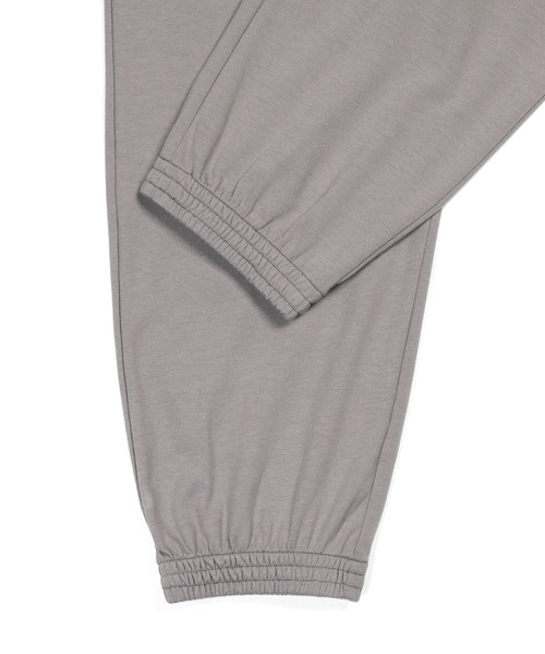 The DUFFER of ST.GEORGE(ザダファーオブセントジョージ)の「COOLMAX 2LAYERS LOOSE EASY PANTS:セットアップ対応 2層構造 吸水速乾クールマックス イージージョガーパンツ / アスレジャー / ジム・スポーツ / ワンマイルウェア(スウェットパンツ・メンズ・ライトグレー/ブラック/ブルーグレー・X-LARGE/LARGE/MEDIUM/SMALL)」の16枚目の写真