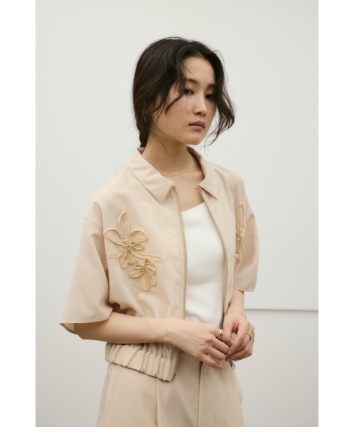 STYLEMIXER(スタイルミキサー)の「フラワーエンブロイダリージップシャツ(シャツ/ブラウス・レディース・ホワイト/ネイビー/ベージュ・FREE)」の12枚目の写真
