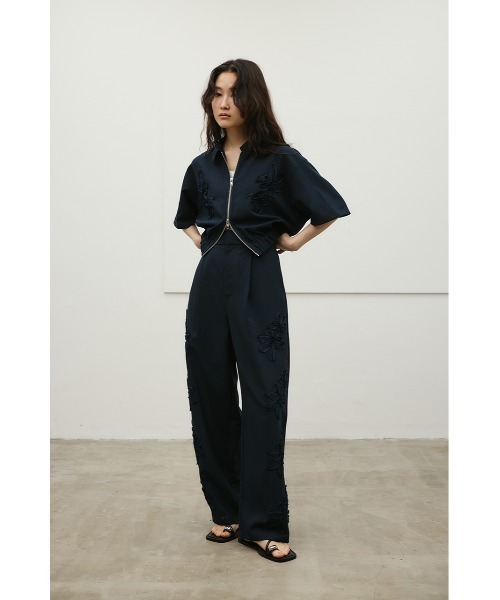 STYLEMIXER(スタイルミキサー)の「フラワーエンブロイダリージップシャツ(シャツ/ブラウス・レディース・ホワイト/ネイビー/ベージュ・FREE)」の20枚目の写真