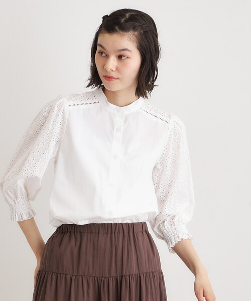 LAURA ASHLEY(ローラアシュレイ)の「【コットン100%/ゆったりシルエット】ブロダリーアングレーズ コットンブラウス(シャツ/ブラウス・レディース・ブラック/サックスブルー/オフホワイト・38/40)」の4枚目の写真