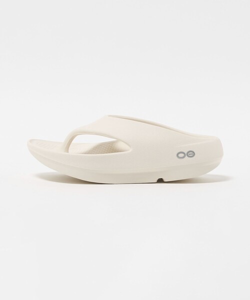 OOFOS(ウーフォス)の「<OOFOS> OOriginal+(サンダル・レディース・ブラック/ナチュラル・23cm/25cm/24cm/22cm)」の2枚目の写真
