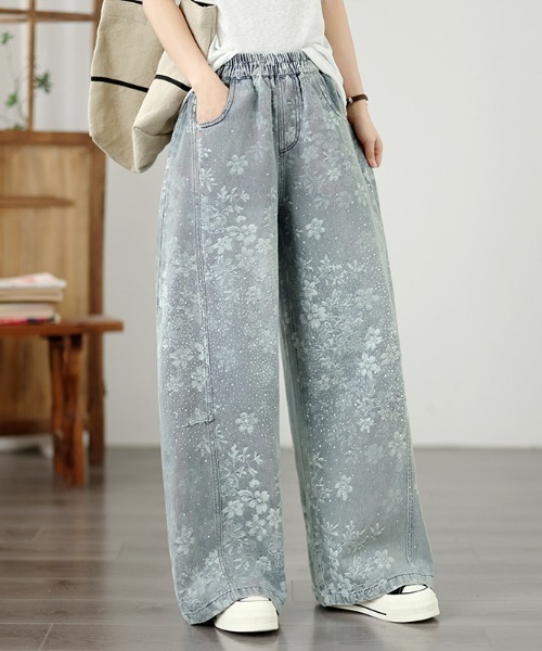 AMAJI(アマジ)の「ウエストゴム デニム ワイドストレートパンツ(デニムパンツ・レディース・ライトブルー・X-LARGE/LARGE/MEDIUM)」の2枚目の写真