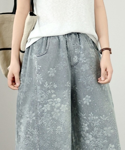 AMAJI(アマジ)の「ウエストゴム デニム ワイドストレートパンツ(デニムパンツ・レディース・ライトブルー・X-LARGE/LARGE/MEDIUM)」の4枚目の写真