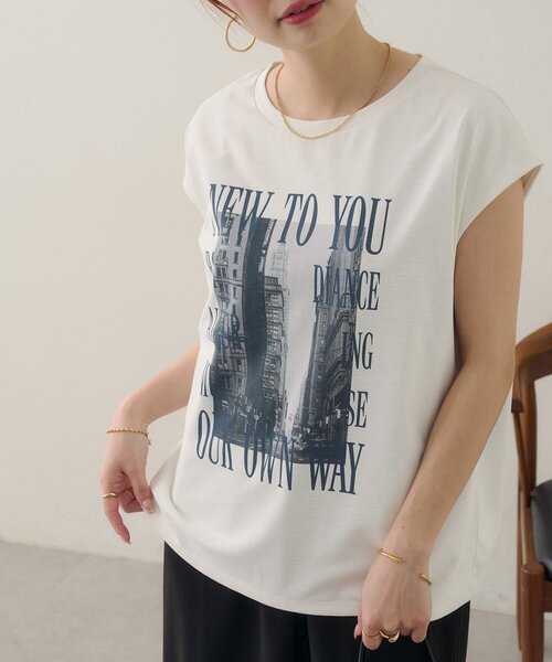 DISCOAT(ディスコート)の「【Noka/汗染み防止】フォトプリントフレンチTシャツ(Tシャツ/カットソー・レディース・オフホワイト/チャコールグレー/ホワイト・FREE)」の5枚目の写真
