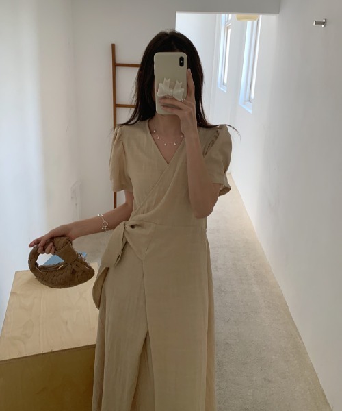 FAVORITO(ファヴォリート)の「Vネックロングワンピース(ワンピース・レディース・イエロー/グレー/オフホワイト・F)」の17枚目の写真