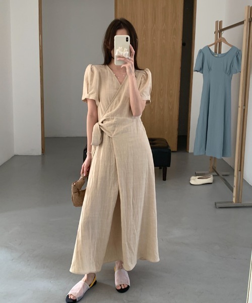 FAVORITO(ファヴォリート)の「Vネックロングワンピース(ワンピース・レディース・イエロー/グレー/オフホワイト・F)」の18枚目の写真