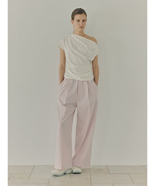 emmi(エミ)の「【ICEDFABRIC+®】ワンショルドレープカットソー/接触冷感(Tシャツ/カットソー・レディース・ライトブルー/ブラック/オフホワイト・F)」の5枚目の写真