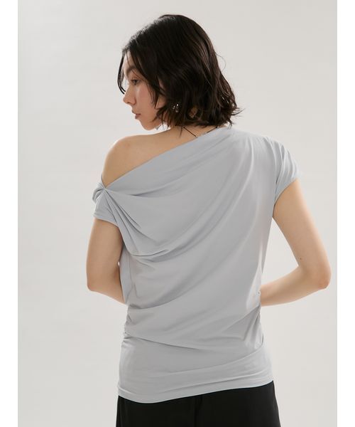 emmi(エミ)の「【ICEDFABRIC+®】ワンショルドレープカットソー/接触冷感(Tシャツ/カットソー・レディース・ライトブルー/ブラック/オフホワイト・F)」の6枚目の写真