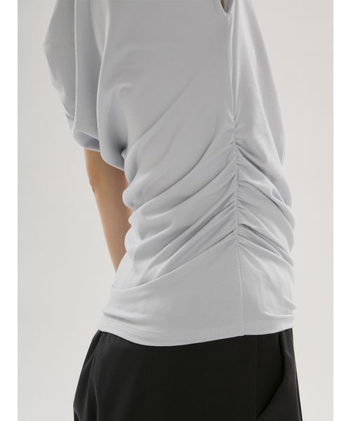 emmi(エミ)の「【ICEDFABRIC+®】ワンショルドレープカットソー/接触冷感(Tシャツ/カットソー・レディース・ライトブルー/ブラック/オフホワイト・F)」の8枚目の写真