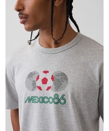 GAP（ギャップ）の「FIFA WORLD CUP(TM) リラックスフィット グラフィックTシャツ（Tシャツ/カットソー）」