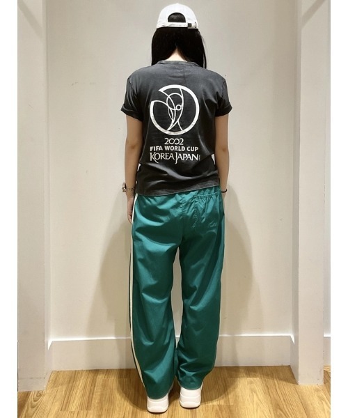 GAP(ギャップ)の「FIFA WORLD CUP(TM) リラックスフィット グラフィックTシャツ(Tシャツ/カットソー・メンズ・ブラック系その他/ホワイト/ライトグレー/ライトブルー/ホワイト系その他/イエロー/ブラック/チャコールグレー・XL/XS/S/M/L)」の21枚目の写真