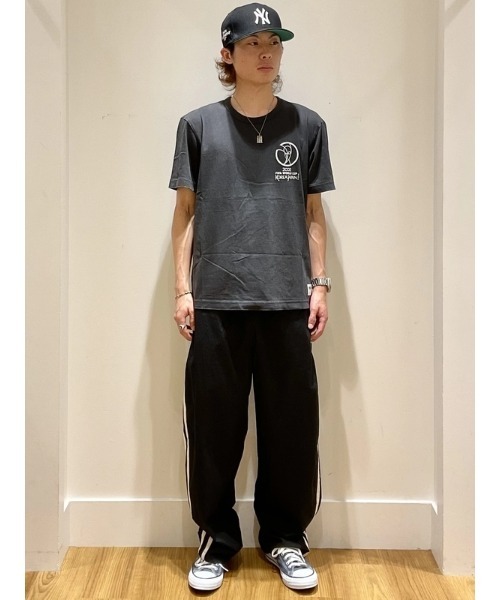 GAP(ギャップ)の「FIFA WORLD CUP(TM) リラックスフィット グラフィックTシャツ(Tシャツ/カットソー・メンズ・ブラック系その他/ホワイト/ライトグレー/ライトブルー/ホワイト系その他/イエロー/ブラック/チャコールグレー・XL/XS/S/M/L)」の22枚目の写真