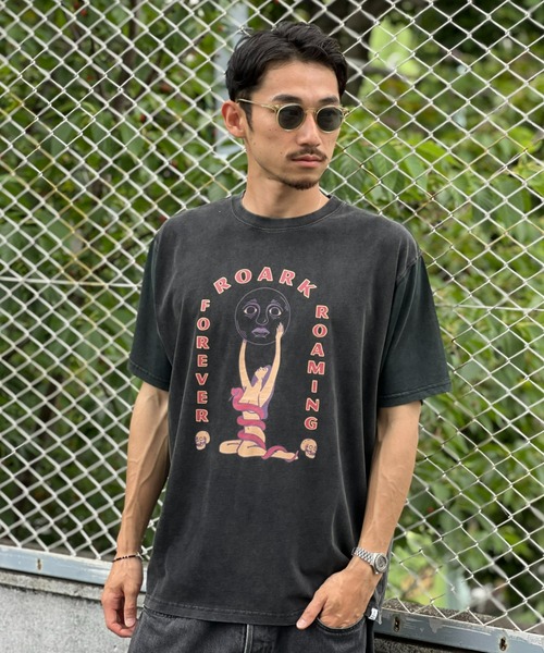 ROARK REVIVAL(ロアークリバイバル)の「【ROARK】“NIGHT RULE” S/S TEE(Tシャツ/カットソー・メンズ・ブラック・X-LARGE)」の1枚目の写真