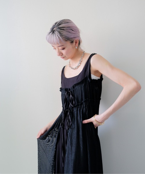 DOLLUPOOPS(ドールアップウップス)の「Gather Camisole Dress(ギャザーキャミワンピース)(ワンピース・レディース・オフホワイト/ブラック・FREE)」の6枚目の写真