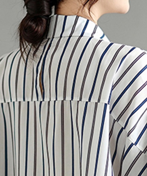 ONEP STAR(ワンピスター)の「ストライプオーバーサイズシャツ(シャツ/ブラウス・レディース・ホワイト・MEDIUM/LARGE/X-LARGE)」の14枚目の写真