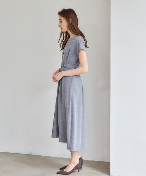 12Twelve Agenda(トゥエルブ アジェンダ)の「リネンライクVネックウエストベルトワンピース(ワンピース・レディース・チャコールグレー/ベージュ/ピンク・M)」の14枚目の写真