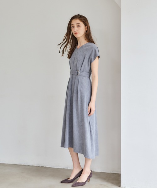 12Twelve Agenda(トゥエルブ アジェンダ)の「リネンライクVネックウエストベルトワンピース(ワンピース・レディース・チャコールグレー/ベージュ/ピンク・M)」の13枚目の写真