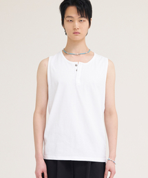 AKECII（アケシ）の「ボルコフヘンリーネックスリーブレス_ホワイト（Tシャツ/カットソー）」